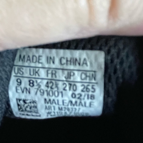 Used black Adidas original running shoes - Picture 3 of 3